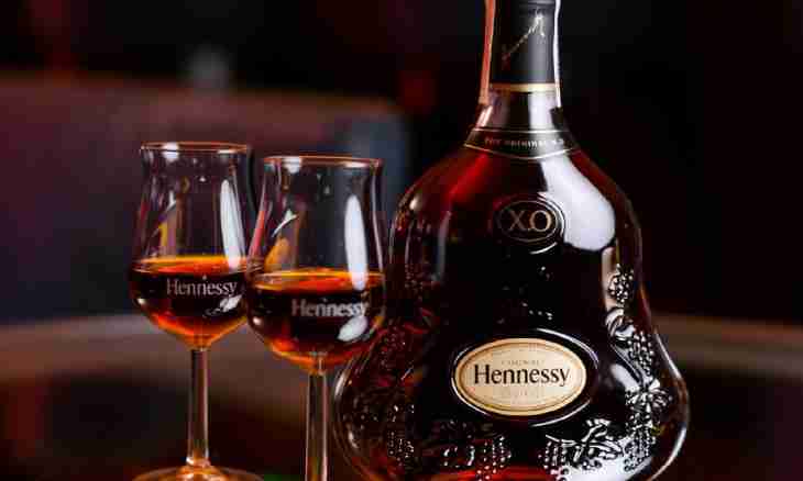 How to distinguish the real Hennessy from a fake?